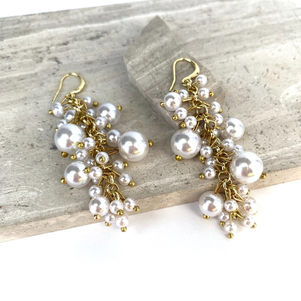 NEW~ Anthropologie Pearl Cluster Drop Earrings - Picture 7 of 8